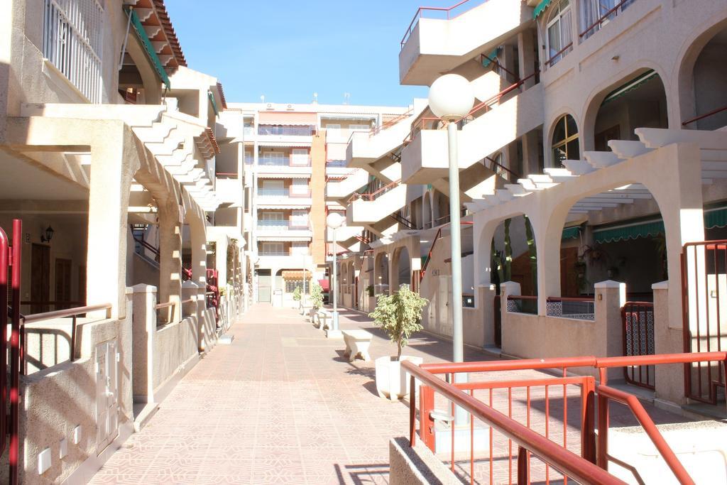 Naufragos Beach Апартаменты Торевьиа